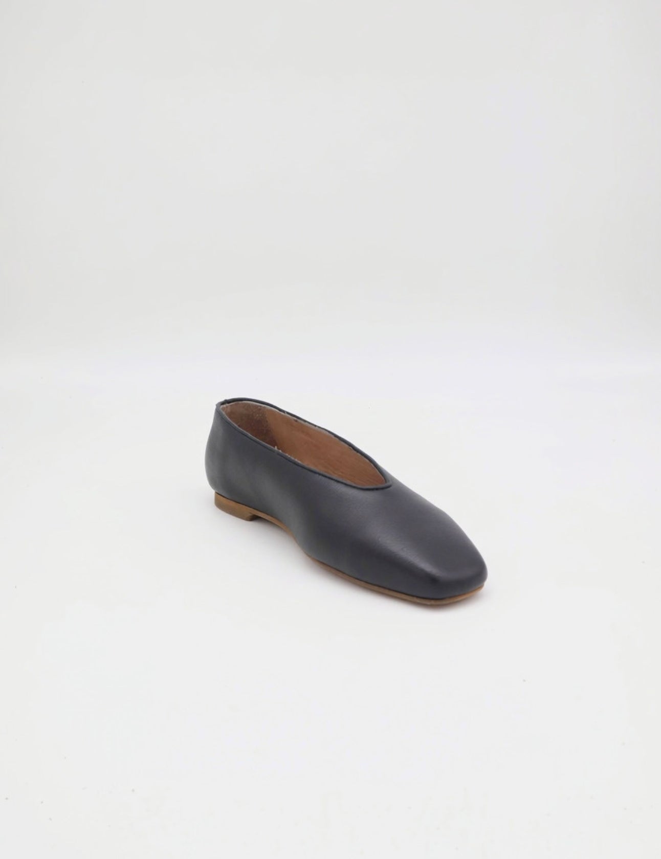 Stivali Essenza slip-on ballet flat in black leather
