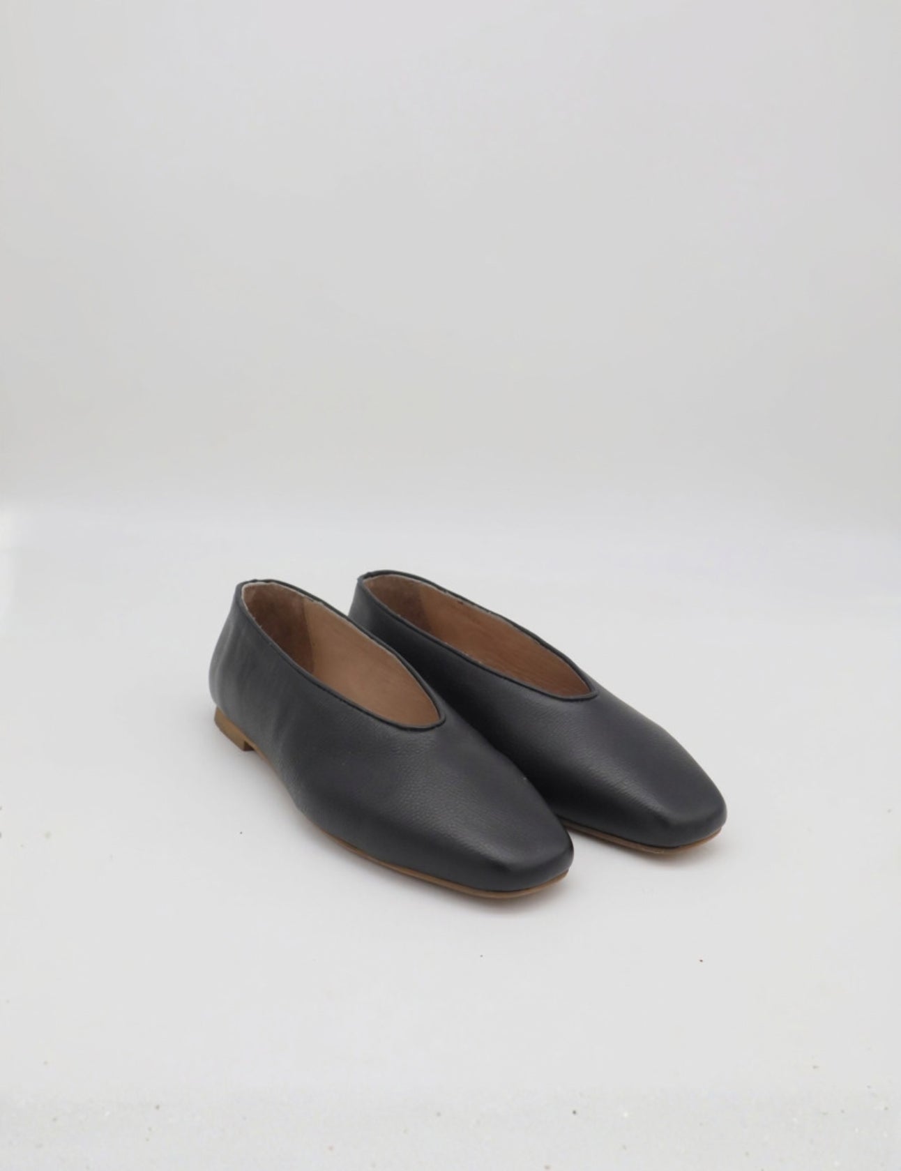 Stivali Essenza slip-on ballet flat in black leather