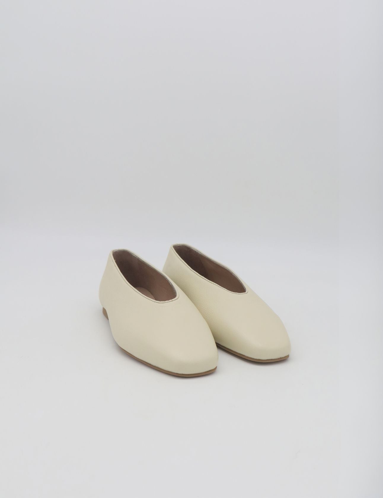 Stivali Essenza slip-on ballet flat in ivory leather