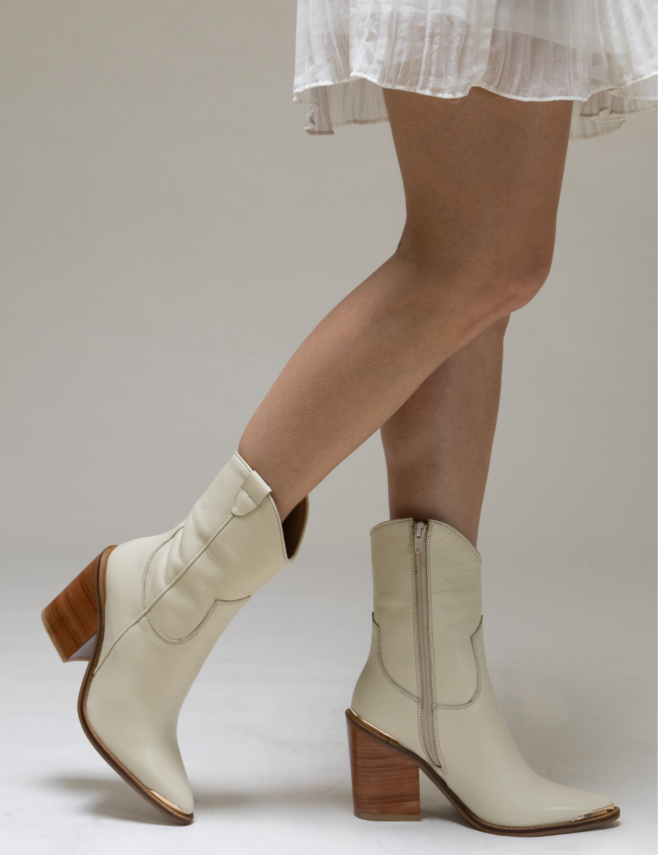 Stivali Compostezza western cowboy boots in ivory leather womens shoes