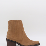 Stivali Scioltezza western chelsea booties in tan suede