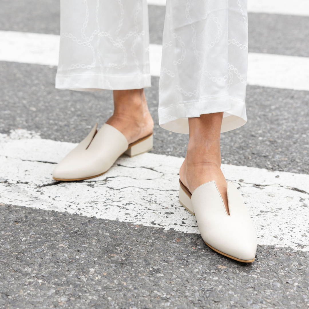 Handcrafted Leather Mule, Ivory White Smooth Leather. Stivali New York