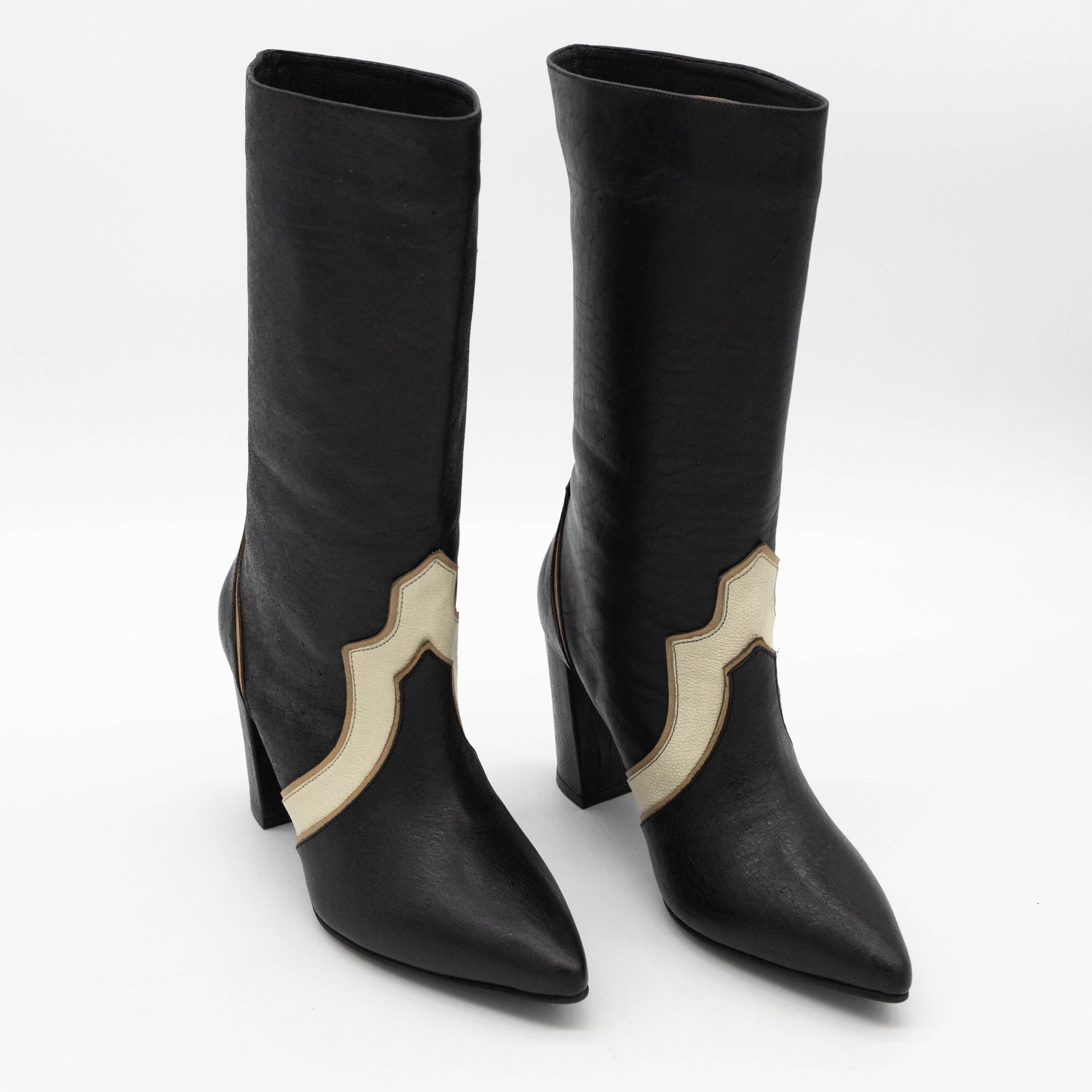 Handcrafted Leather Western Inspired Boots With Heel, Black Smooth Leather, Ivory White Smooth Leather and Tan Arequipe Smooth Leather. Stivali New York