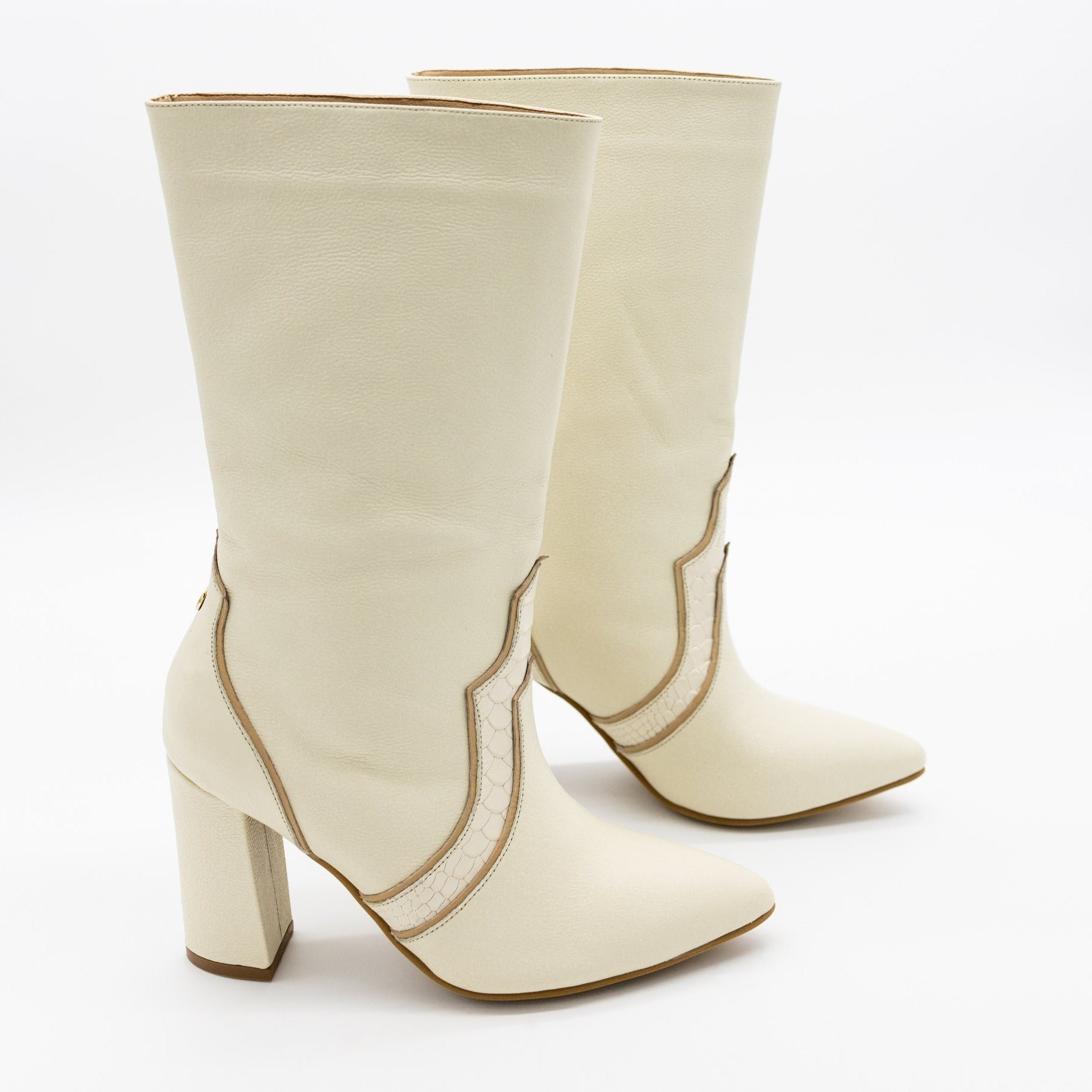 Handcrafted Leather Western Inspired Boots, Ivory White Smooth and Embossed Leather, and Tan Arequipe Smooth Leather. Stivali New York